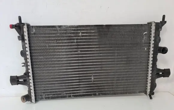 Opel Zafira A Coolant radiator 09202503 09202503GN