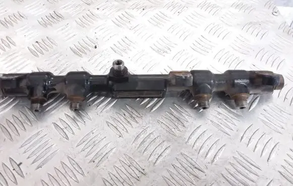 Ford Mondeo Mk III Fuel main line pipe R9144Z050A