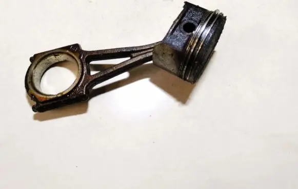 Opel Corsa B Piston with connecting rod