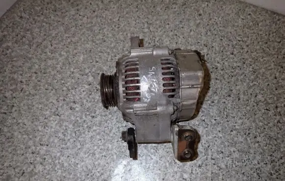 Suzuki Swift I Generator/alternator 31400-80j00