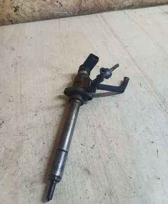 Volvo V50 Fuel injector 9658194180