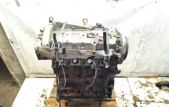 Volkswagen PASSAT B5 Engine APT