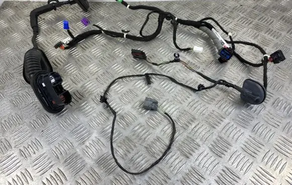 Jeep Grand Cherokee WL Front door wiring loom P68467836AD