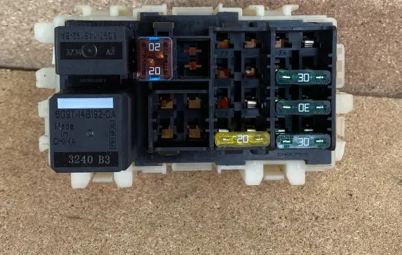 Volvo V70 Fuse module 6G9T14K131AB