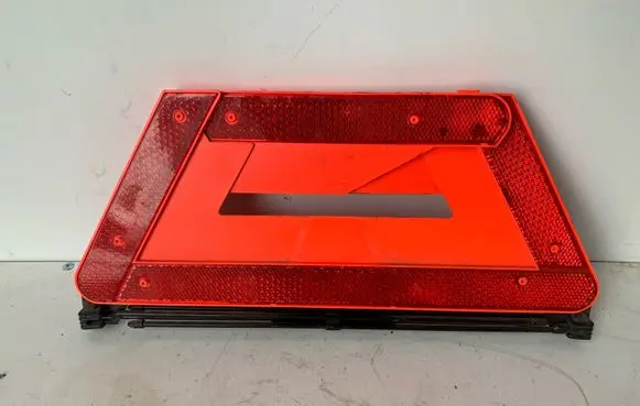 Audi A6 S6 C6 4F Emergency warning sign 27R030003