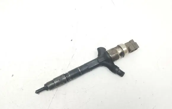 Fuel injector