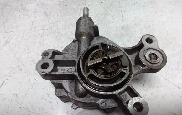 Peugeot 407 Vacuum pump D1651C2 0112N