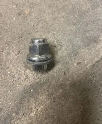 Toyota Prius+ (ZVW40) Nuts/bolts 