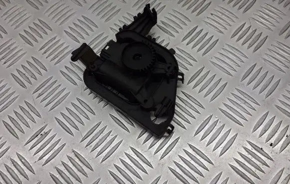 Skoda Fabia Mk2 (5J) A/C air flow flap actuator/motor 0132801357