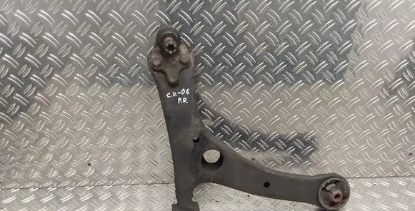 Toyota Corolla Verso E121 Front lower control arm/wishbone