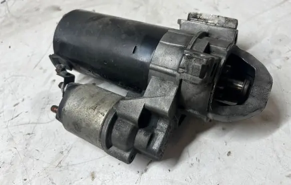 BMW X1 E84 Starter motor 0001115069 780120303