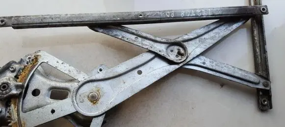 Toyota Corolla Verso AR10 Sliding door window regulator with motor