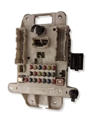 Toyota RAV 4 (XA20) Fuse module 