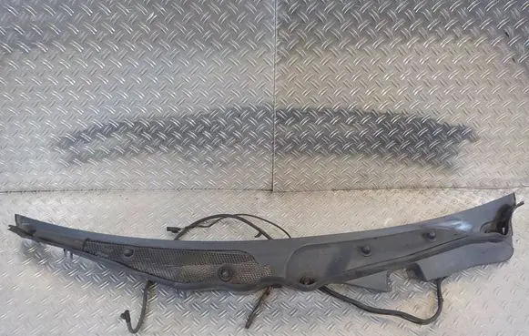 Mercedes-Benz E W212 Wiper trim A2128300013