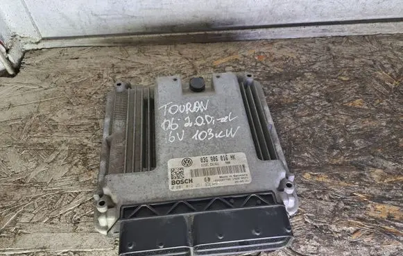 Volkswagen Touran I Engine control unit/module 03G906016HK 0281012251