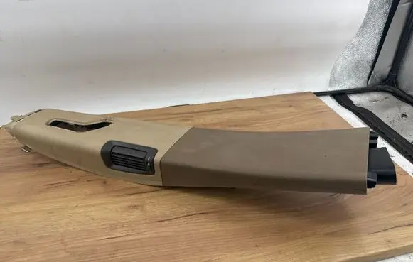 Volvo XC70 (B) pillar trim (top) 