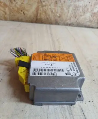 Mercedes-Benz E W210 Airbag control unit/module 0028203226