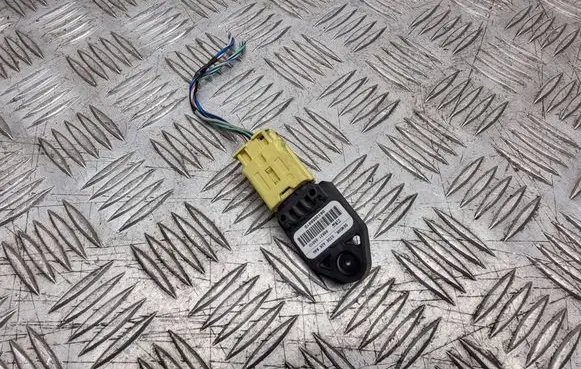 Toyota Avensis T250 Airbag deployment crash/impact sensor 8983105010 083306691D