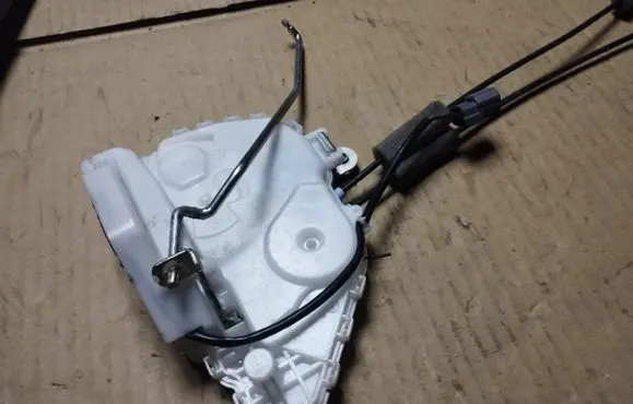 Honda Legend Front door lock