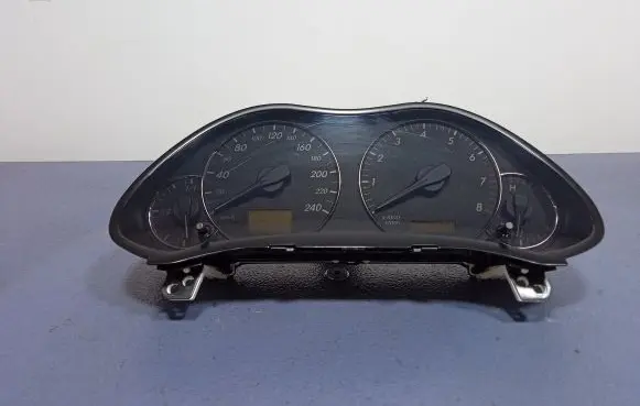 Toyota Avensis T250 Speedometer (instrument cluster) 83800-05533
