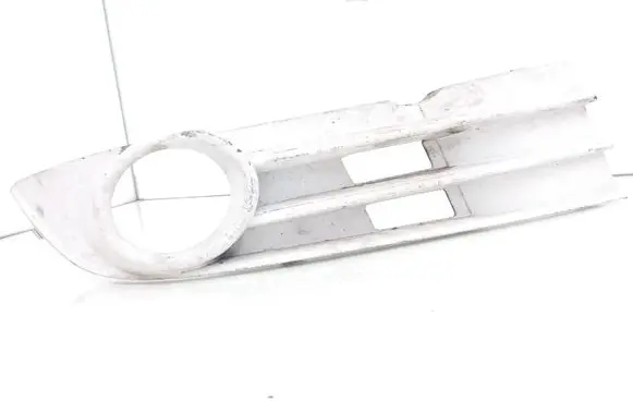 Volkswagen Touran I Front bumper lower grill 1T0853666K