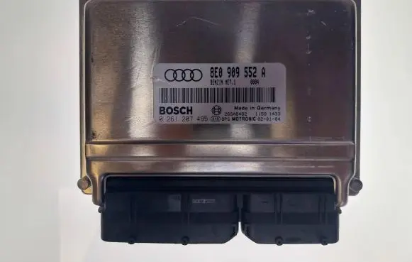 Audi A4 S4 B6 8E 8H Engine control unit/module 0261207495 8E0909552A 26SA8482