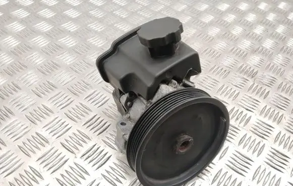 Mercedes-Benz C W204 Power steering pump