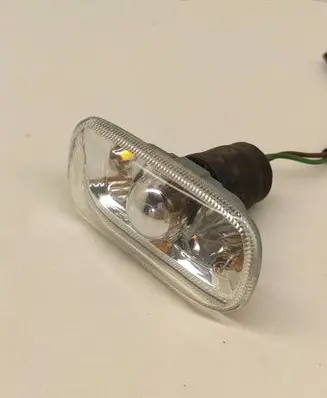 Audi A4 S4 B7 8E 8H Front fender indicator light 8E0949127