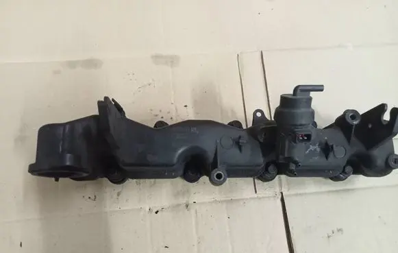 Ford Mondeo Mk III Intake manifold 2S7Q9424BD
