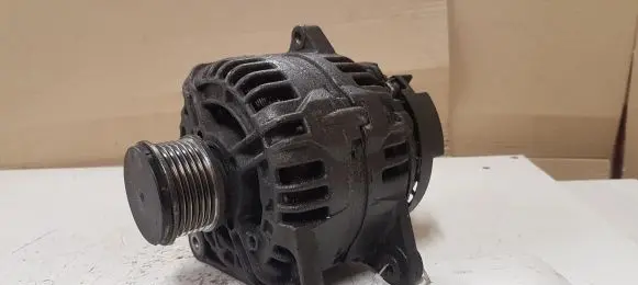 Renault Clio III Generator/alternator 0124425071 8200660033A