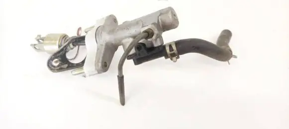 Toyota RAV 4 (XA20) Clutch master cylinder