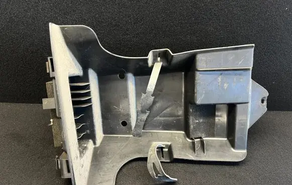 Volkswagen PASSAT B5.5 Other trunk/boot trim element 3B9867705