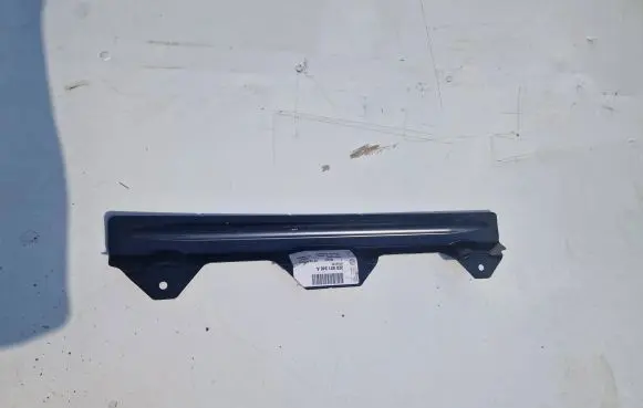 Volkswagen Crafter Fender mounting bracket 2E0821240A