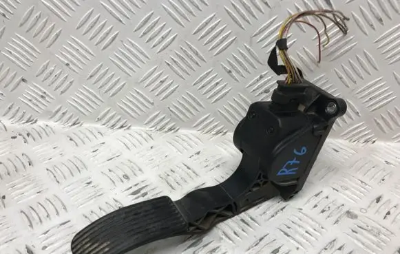 Mercedes-Benz Sprinter W901 W902 W903 W904 Accelerator throttle pedal A9063000404
