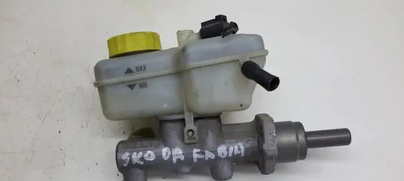 Skoda Fabia Mk1 (6Y) Master brake cylinder F1027