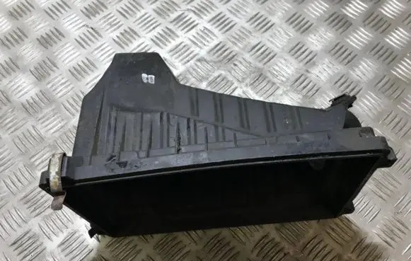Nissan Almera Tino Air filter box