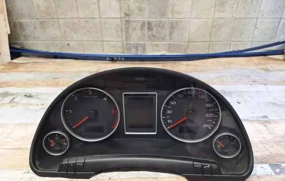 Audi A4 S4 B7 8E 8H Speedometer (instrument cluster) 036901830