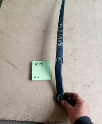 BMW 3 E46 Front wiper blade arm 23156235