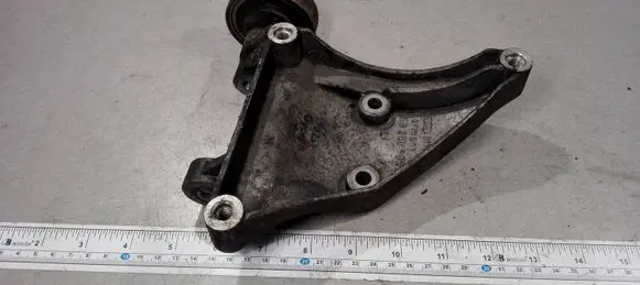 Audi A6 S6 C5 4B A/C compressor mount bracket 059260885F
