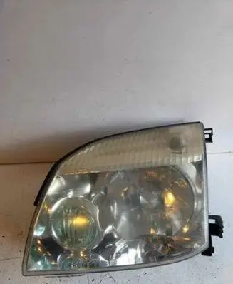 Nissan X-Trail T30 Headlight/headlamp
