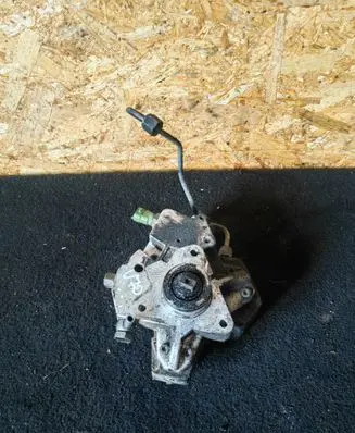 Volvo V70 Fuel injection high pressure pump 0445010111