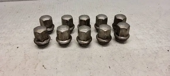 Jeep Grand Cherokee Nuts/bolts 