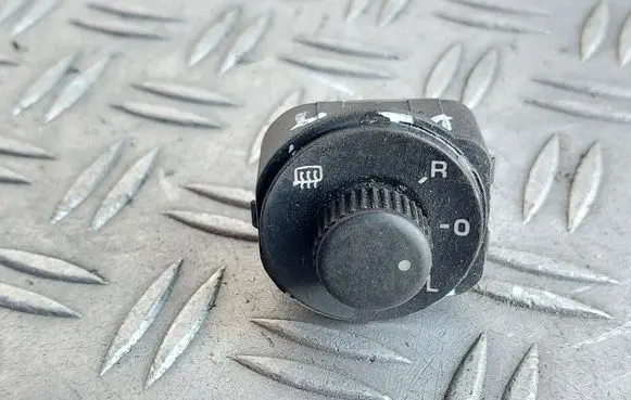 Skoda Octavia Mk2 (1Z) Wing mirror switch 1Z2959565A 1751