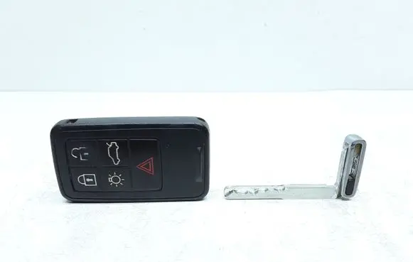 Volvo V70 Ignition key/card 8676873
