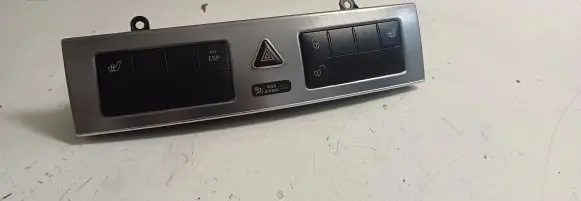 Mercedes-Benz C W203 Hazard light switch 2038215681 33635301 40739314001
