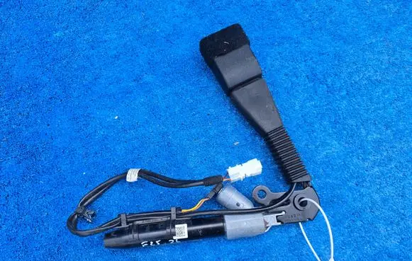 BMW X4 F26 Front seatbelt buckle 7256646
