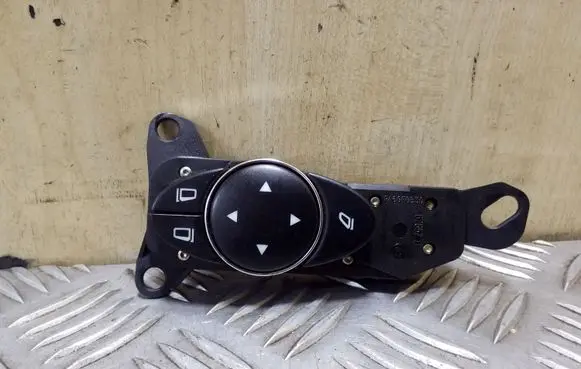 Mercedes-Benz CLS C219 Wing mirror switch A2118216079