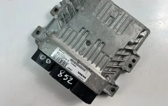 Volvo V70 Engine control unit/module ECU 31355669 S180134102B