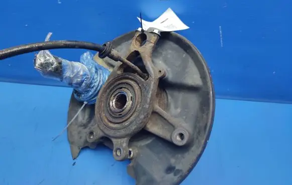 Mercedes-Benz S W126 Rear wheel hub spindle/knuckle 