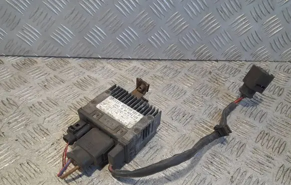 Coolant fan relay
